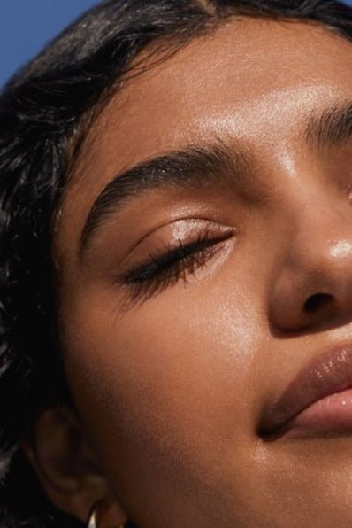 Niacinamide Gel Moisturiser, NOUVELLE PEAU - bearpo., vegan skincare, cruelty free skincare, white skincare bottle on a grey background studio shot